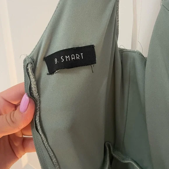 Size 2-4 B. SMART homecoming/formal dress - Picture 7 of 10